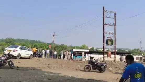 भोपाल के दामखेड़ा में अवैध डेयरी पर चला बुलडोजर, गौकशी के मामले में 3 आरोपी गिरफ्तार