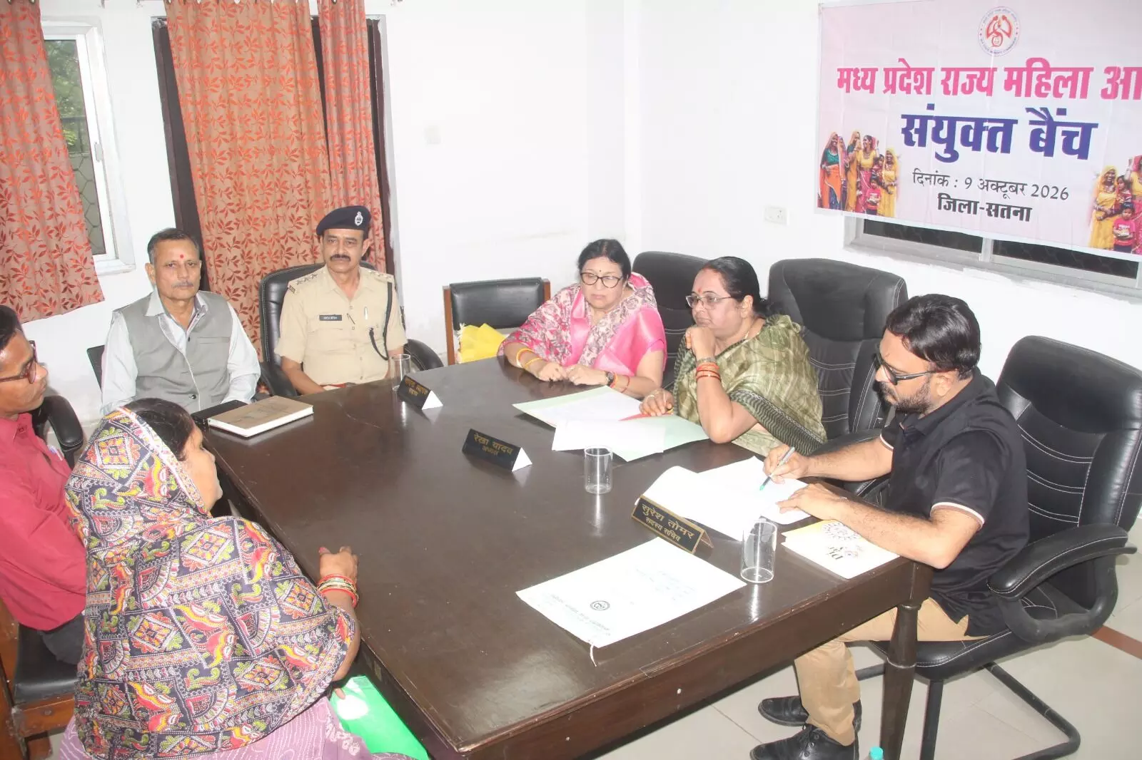 महिलाआयोग की संयुक्त बेंच में पहुंचे महिला प्रताडऩा से लेकर संपत्ति विवाद तक के मामले महिलाआयोग की संयुक्त बेंच में पहुंचे महिला प्रताडऩा से लेकर संपत्ति विवाद तक के मामले