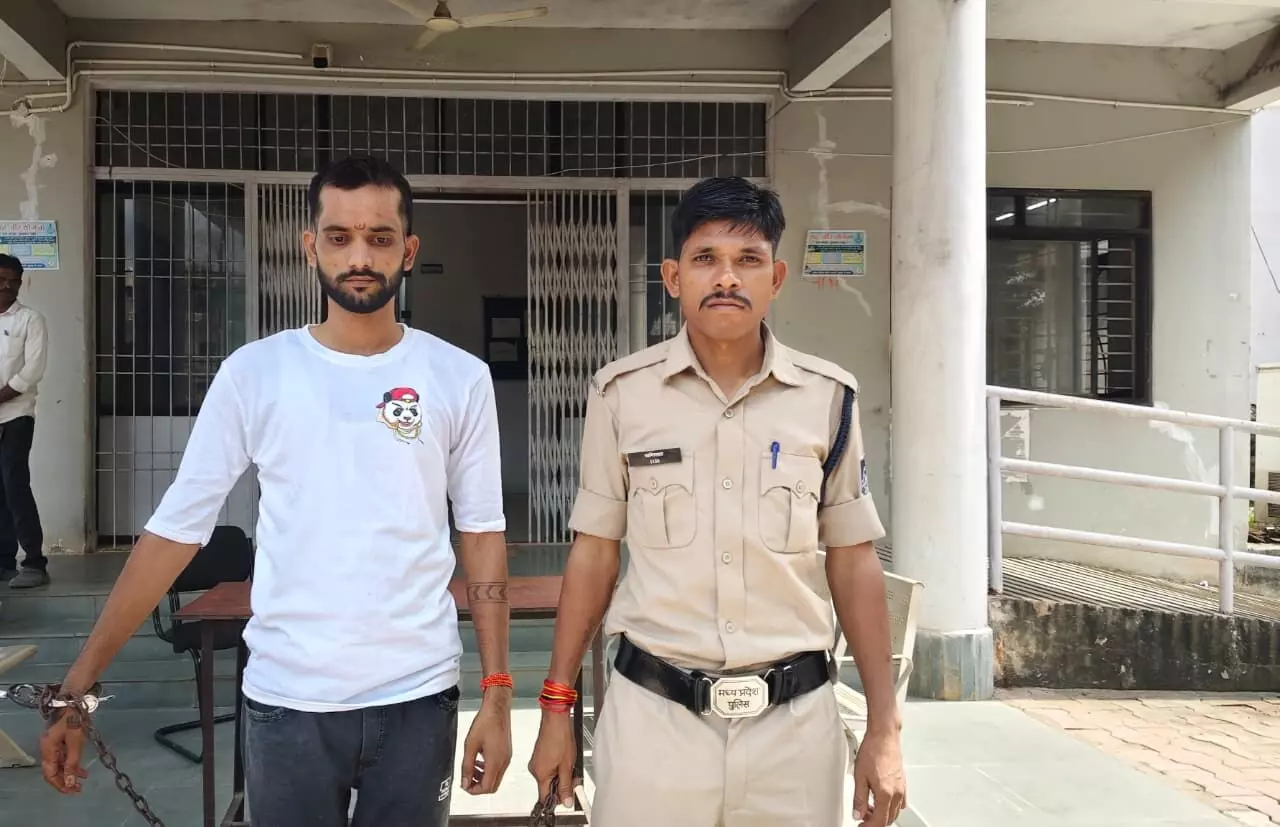 रंगदारी मांगने और जान से मारने की धमकी देने वाला आरोपी गिरफ्तार, जेल भेजा रंगदारी मांगने और जान से मारने की धमकी देने वाला आरोपी गिरफ्तार, जेल भेजा