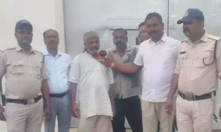 सेंट्रल जेल से फरार बंदी 5 दिन बाद घुनवारा से गिरफ्तार सेंट्रल जेल से फरार बंदी 5 दिन बाद घुनवारा से गिरफ्तार
