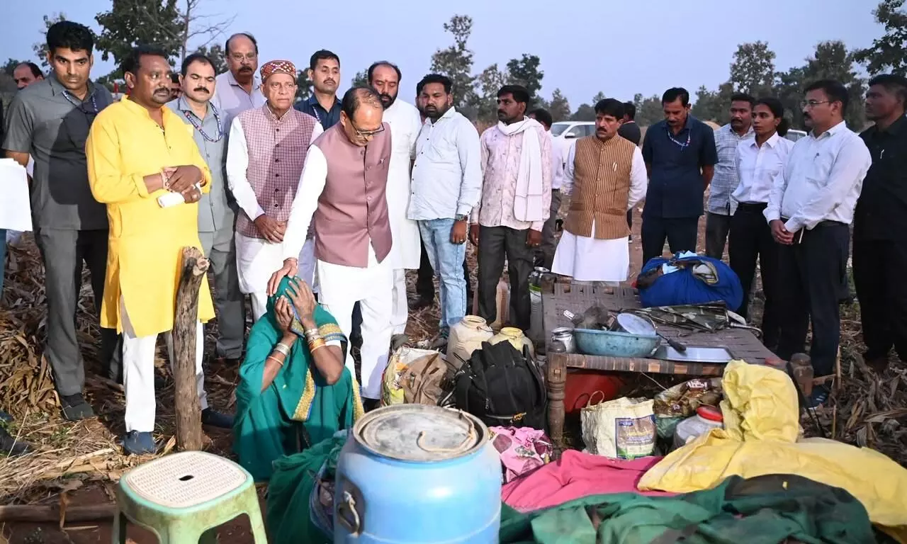 गरीबों को बेघर करने वालों को बख्शेंगे नहीं, बुधनी में बुलडोजर कार्रवाई पर भड़के शिवराज सिंह चौहान