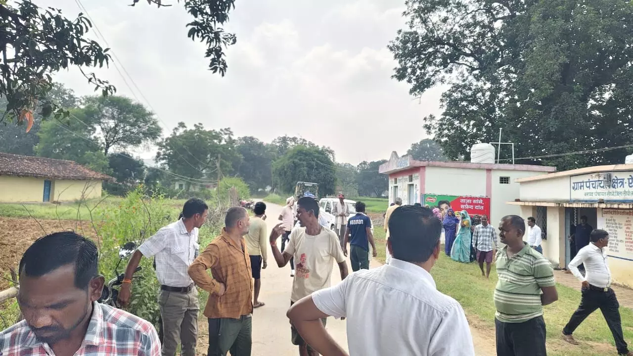 एठी पंचायत में अविश्वास प्रस्ताव पर घमासान, 20 पंच लौटे खाली हाथ एठी पंचायत में अविश्वास प्रस्ताव पर घमासान, 20 पंच लौटे खाली हाथ