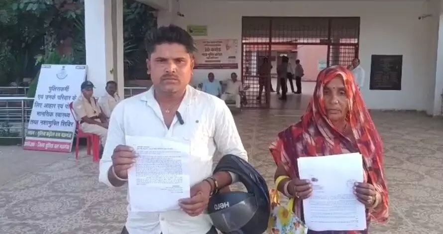 जमीनी विवाद में घर में घुसकर मारपीट, दुर्गा प्रतिमा ले जाने का आरोप
