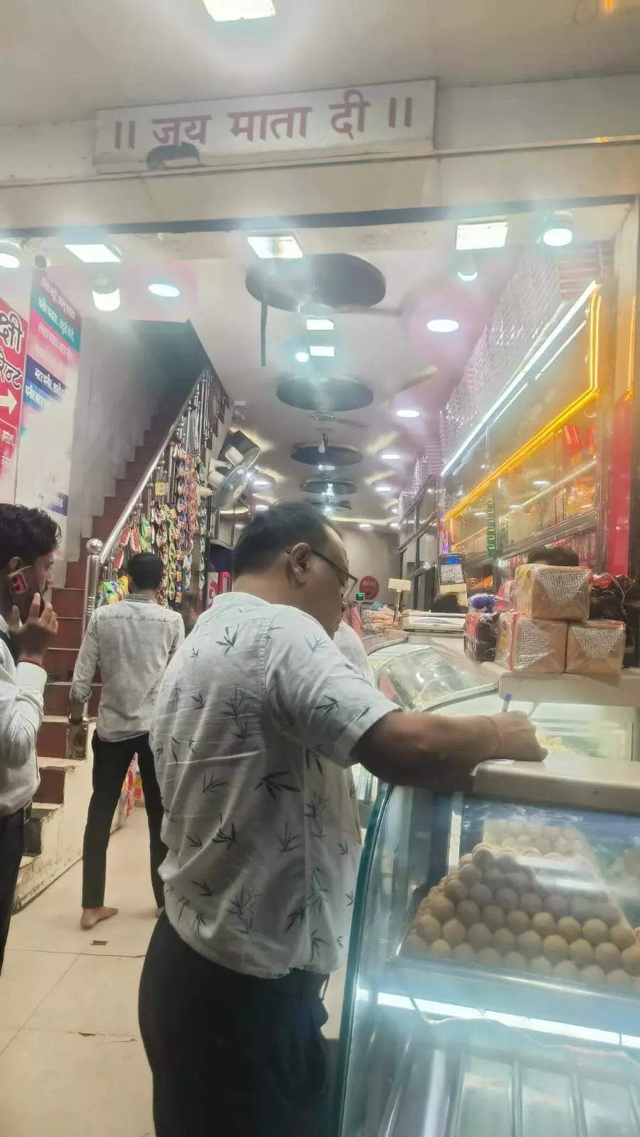 घरेलू गैस का हो रहा था व्यवसायिक उपयोग, दो सिलेंडर जब्त