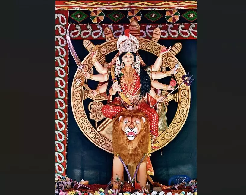 मां के जयकारों से गूंज रही संस्कारधानी, जगमगाते पंडालों में उमड़ रही आस्था