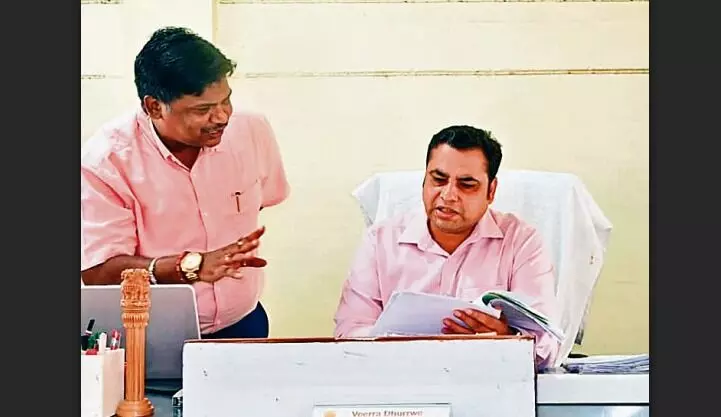 बिना उचित समन राशि जमा कराए हो रहा था नामांतरण, आरआई निलंबित