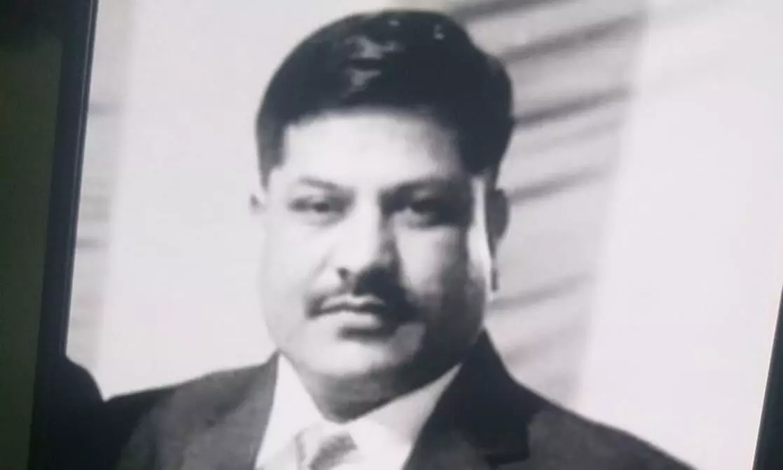 इंदौर के प्रधान आरक्षक की करोड़ों की संपत्ति का खुलासा, देवास से लेकर इंदौर तक लोकायुक्त ने की छापेमारी इंदौर के प्रधान आरक्षक की करोड़ों की संपत्ति का खुलासा, देवास से लेकर इंदौर तक लोकायुक्त ने की छापेमारी