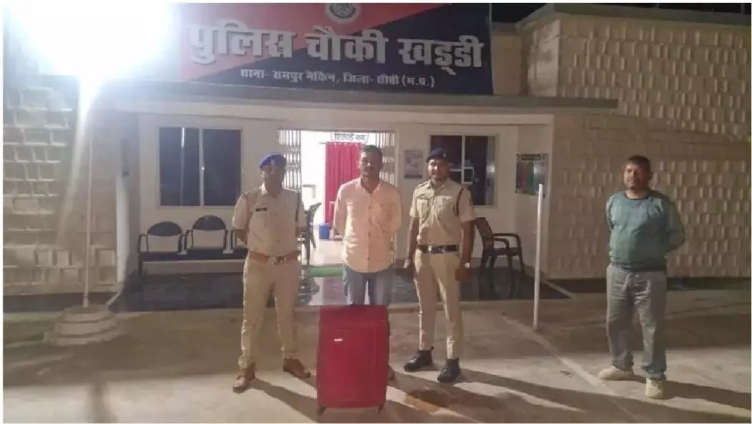 जेवरात से भरा बैग लौटाकर पुलिस ने जीता भरोसा जेवरात से भरा बैग लौटाकर पुलिस ने जीता भरोसा