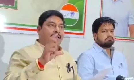 एमपी सरकार के आशीर्वाद दीया कार्यक्रम पर कांग्रेस ने उठाए सवाल, 4.28 करोड़ के टेंडर की CBI जांच की मांग एमपी सरकार के आशीर्वाद दीया कार्यक्रम पर कांग्रेस ने उठाए सवाल, 4.28 करोड़ के टेंडर की CBI जांच की मांग