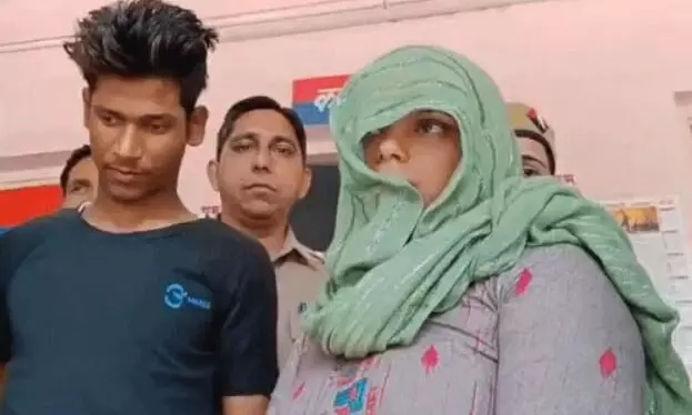 पहले हत्या फिर पति की लाश पर फेंका जहरीला सांप, बेरहम पत्नी और बॉयफ्रेंड को अब मिली फांसी की सजा पहले हत्या फिर पति की लाश पर फेंका जहरीला सांप, बेरहम पत्नी और बॉयफ्रेंड को अब मिली फांसी की सजा