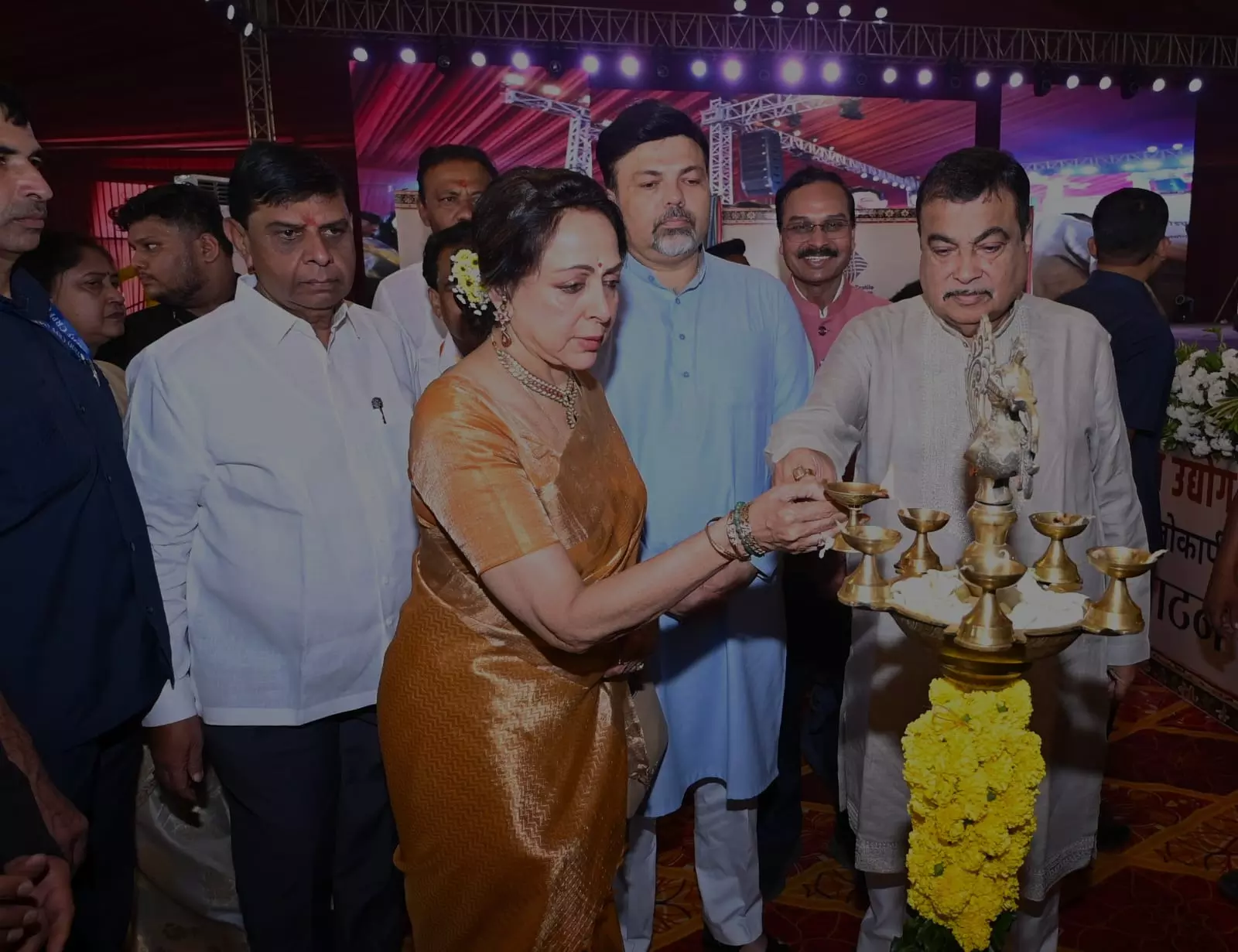 हेमा मालिनी ने किया धापेवाडा टेक्सटाइल की नई बिल्डिंग का उद्घाटन
