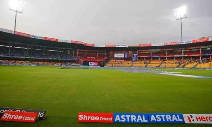 बारिश की वजह से टॉस में हुई देरी, 7.45 बजे से होने लगी ओवर में कटौती