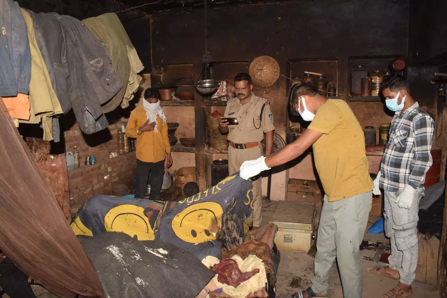 धर्मशाला के कमरे में मिली बुजुर्ग की लाश, हत्या का संदेह धर्मशाला के कमरे में मिली बुजुर्ग की लाश, हत्या का संदेह