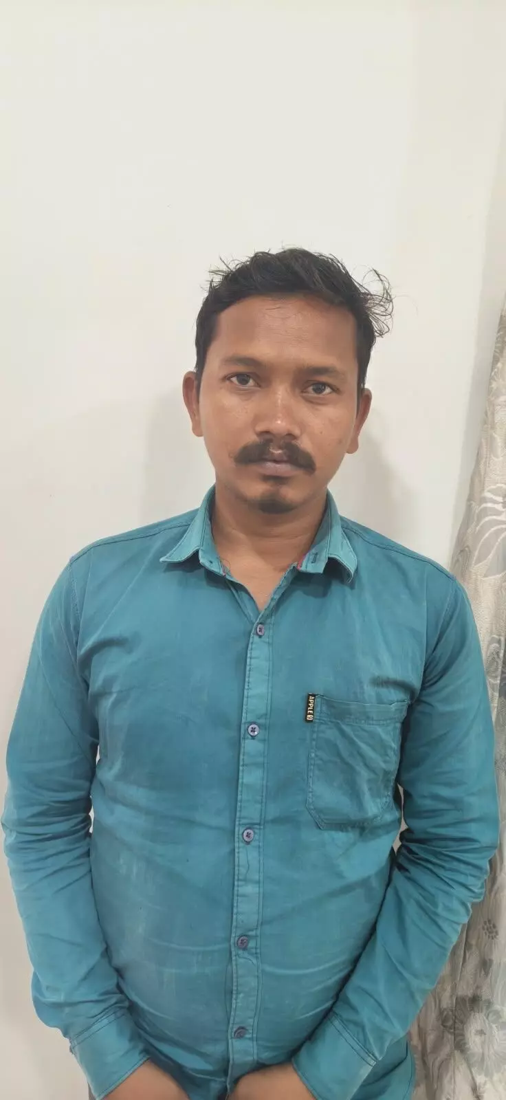 पूरी हाजिरी लगाने के एवज में 3 हजार मांगे, 2 हजार लेते लोकायुक्त ने नगर-निगम के सफाईई सुपरवाइजर को रंगे हाथ पकड़ा पूरी हाजिरी लगाने के एवज में 3 हजार मांगे, 2 हजार लेते लोकायुक्त ने नगर-निगम के सफाईई सुपरवाइजर को रंगे हाथ पकड़ा