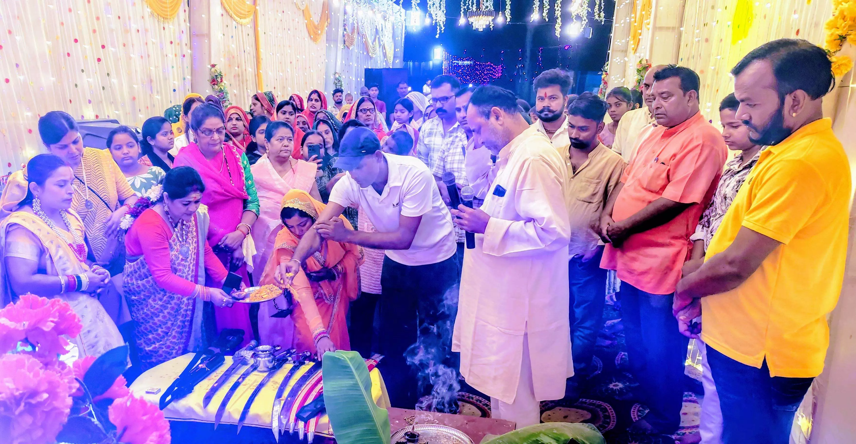 सीधी में जमोड़ी और गांधी चौक में हुआ शस्त्र पूजन सीधी में जमोड़ी और गांधी चौक में हुआ शस्त्र पूजन