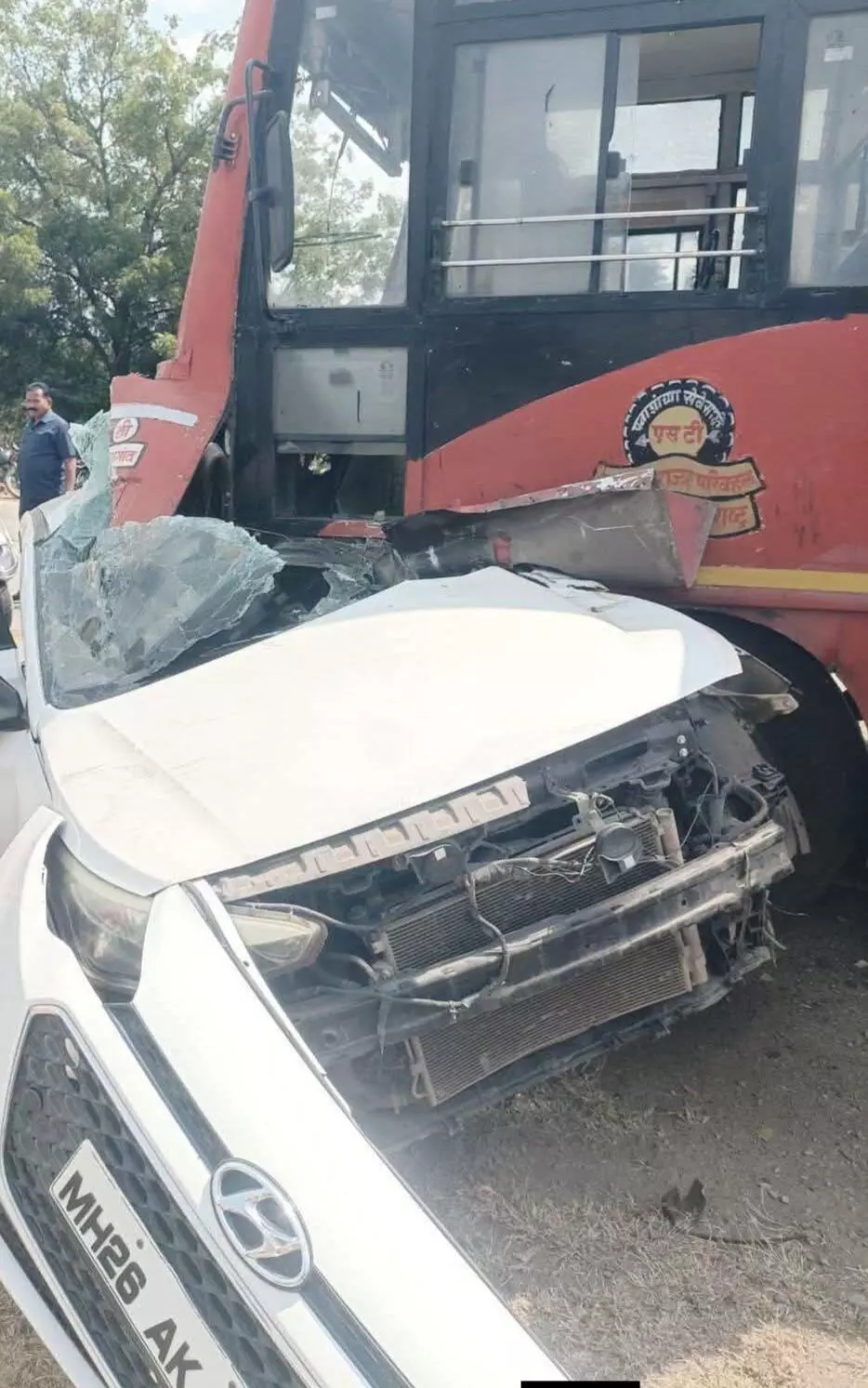 जा रहे थे मां तुलजाभवानी के दर्शन करने, बीच सफर हादमें में पांच की मौत - सीसीटीवी फुटेज वायरल