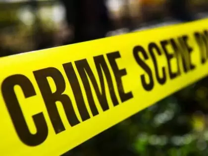 झूठा आरोप लगाकर दंपति की फोटो खींचना महंगा पड़ा, लोगों ने धुनाई कर पुलिस को सौंपा
