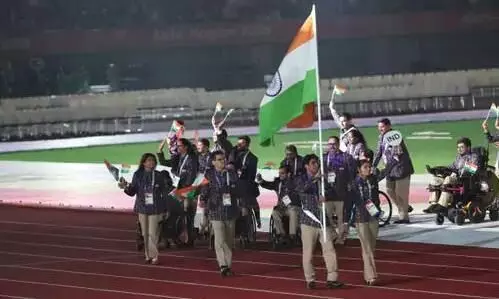 ओपनिंग सेरेमनी में लहराया तिरंगा, गोल्ड मेडलिस्ट प्रमोद भगत और सिमरन बने भारतीय ध्वजवाहक