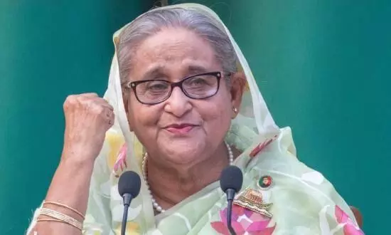 मुझे मार दो या गिरफ्तार करो, दिसंबर में हर हाल में बांग्लादेश लौटूंगी- शेख हसीना मुझे मार दो या गिरफ्तार करो, दिसंबर में हर हाल में बांग्लादेश लौटूंगी- शेख हसीना
