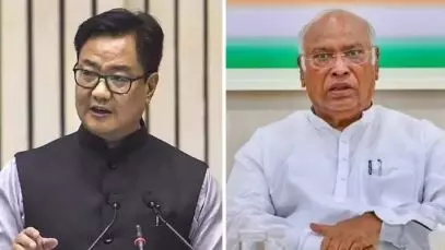 खरगे के वीडियो से रिजिजू का कांग्रेस पर निशाना, कहा - आखिर क्यों नहीं समझ रहे बॉस?
