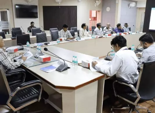 राजनीतिक दलों की बैठक में फार्म 6 में मतदाता के कॉलम को लेकर कांग्रेस की आपत्ति