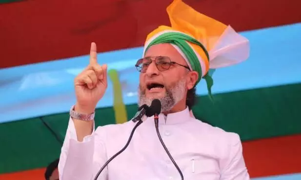 अब्दुल को नेता बनाने वाले बयान पर घिरे ओवैसी, कांग्रेस ने पूछा, तेलंगाना में अब्दुल का क्या हुआ?