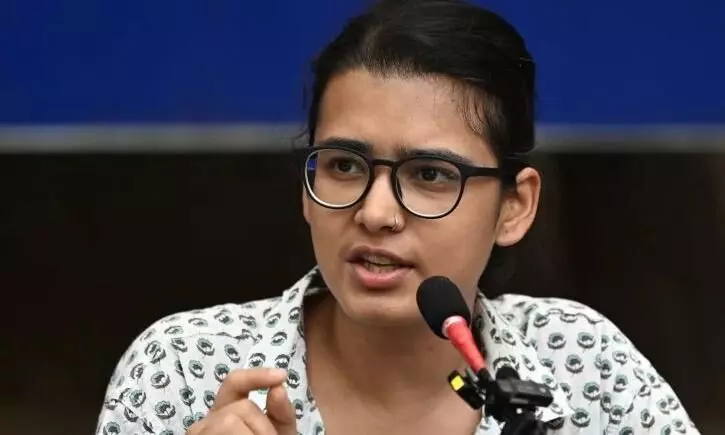 नहीं साइन करूंगी पीस बॉन्ड, HC से झटके के बाद भी जिद पर अड़ी नेहा बोरा, दिया बड़ा बयान