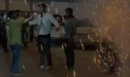 कोई फर्क नहीं पड़ने वाला, अनंत सिंह के जेडीयू से निष्कासित होने पर समर्थकों ने मनाया जश्न, आवास के बाहर जमकर की आतिशबाजी