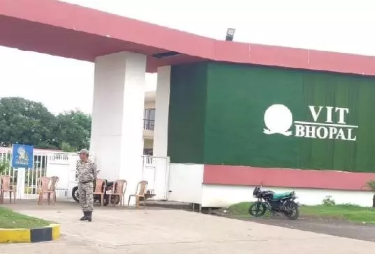 वीआईटी को लेकर एनएचआरसी सख्त, सरकार और यूजीसी से मांगी एक्शन टेकन रिपोर्ट