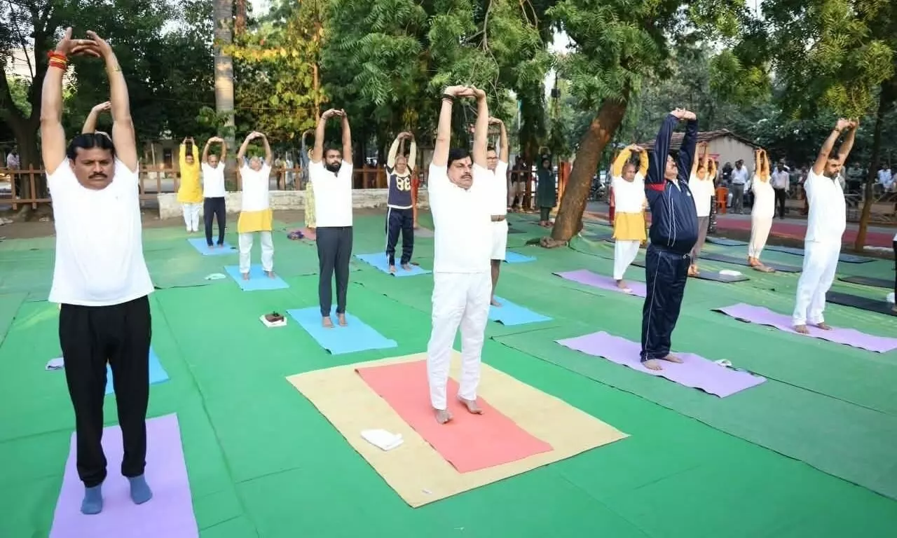 सीएम डॉ. मोहन यादव ने जामली के गायत्री धाम में किया योग, बोले- मन में सद्भावना आए, दुर्विचार मिटें और सत्कर्मों का दीप सतत प्रज्वलित रहे
