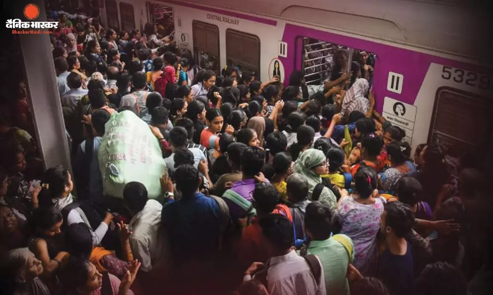 मुंबई लोकल की रफ्तार थमी! दो जगह सिग्नल खराब, ट्रेनें प्रभावित, यात्री परेशान मुंबई लोकल की रफ्तार थमी! दो जगह सिग्नल खराब, ट्रेनें प्रभावित, यात्री परेशान