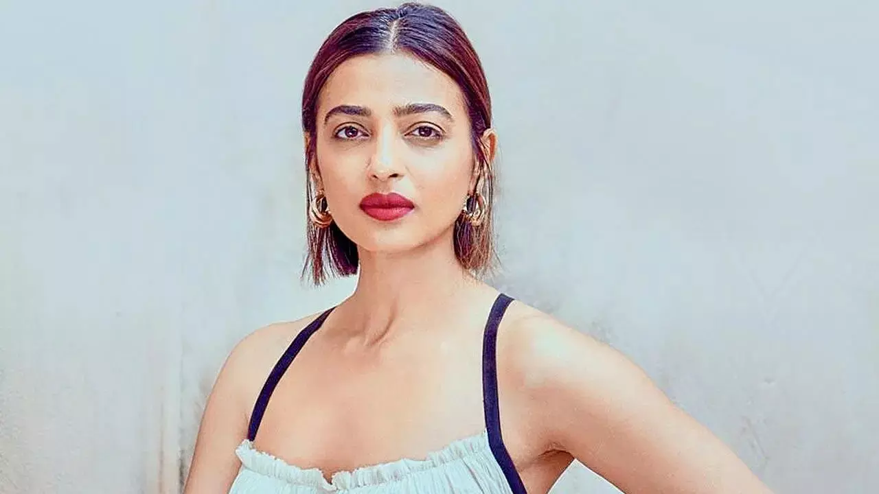 महिलाओं के हाथों में सत्ता हो, तो ताकत की परिभाषा बदल जाती है: राधिका आप्टे महिलाओं के हाथों में सत्ता हो, तो ताकत की परिभाषा बदल जाती है: राधिका आप्टे