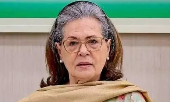 दिल्ली के व्यापारियों की नाराजगी, सोनिया गांधी को लिखी चिट्ठी, बोले- दिवाली पर ठप हो जाएगा हजारों करोड़ का कारोबार